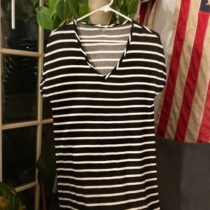 Loose Black and White Stripped T Shirt Dress